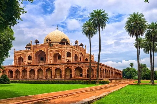 09 Hour Tour Of Delhi With India Gate Qutab Minar And Humayuns Tomb - A useful way to see Delhi in one long day