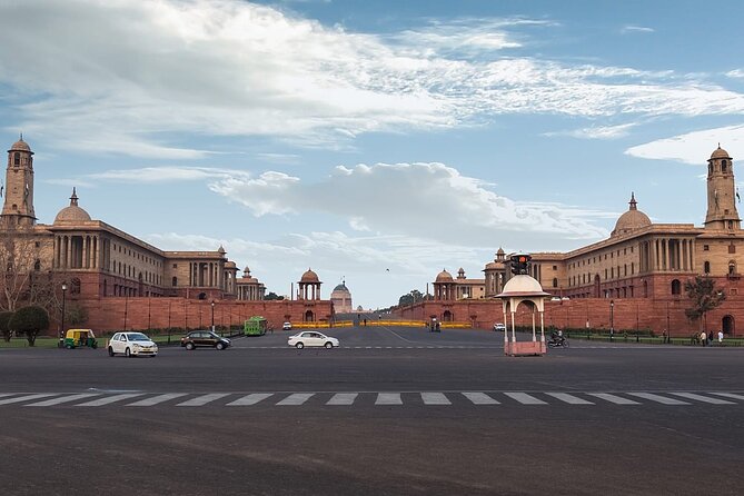 1 Day Delhi and 1 Day Agra Tour by Car - All inclusive Tour - Guides, drivers, and the human side of the trip