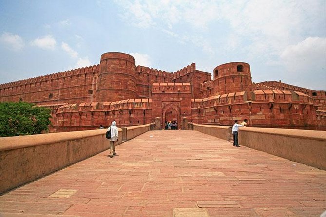 1-Day Golden Triangle Tour to Agra and Jaipur from Delhi - Breakfast at the Trident, Agra