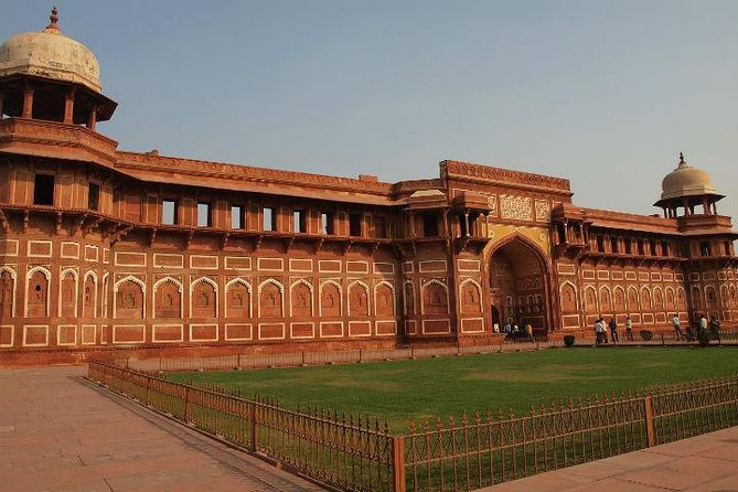 1-Day Trip to The Taj Mahal and Agra from Delhi - Lunch at Priya Restaurant