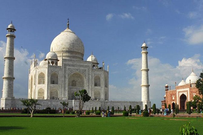 11 Days Golden Triangle & Varanasi With Luxury Accommodation,internal Flights - Key points at a glance