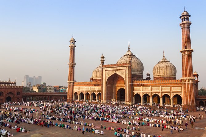 11 Days Golden Triangle & Varanasi With Luxury Accommodation,internal Flights - Jaipur brings palaces, markets, and Amber Fort