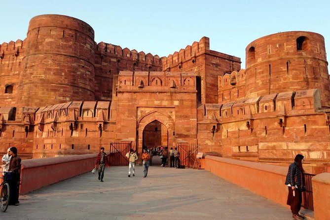 2 Day Private Luxury Golden Triangle Tour to Agra and Jaipur From New Delhi - Gaitore, Hawa Mahal, and the final drive