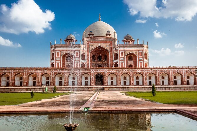 2 Days Private Delhi Tour with Best Cooking Class - Day one: Jama Masjid and the lanes of Old Delhi