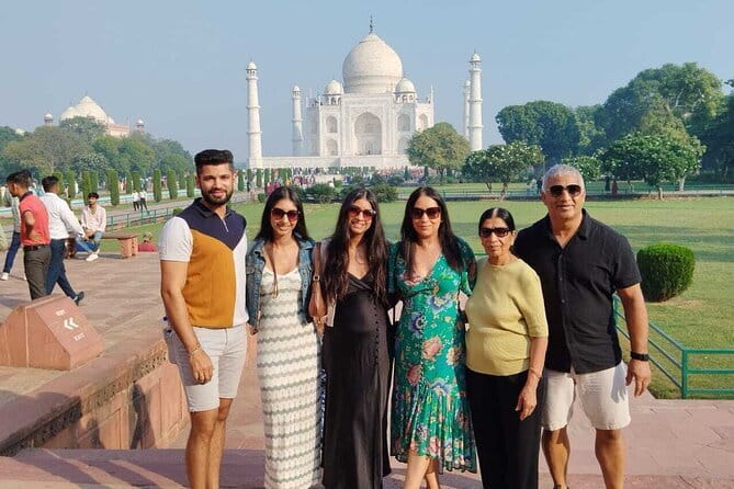 2-Days Private Luxury Golden Triangle Tour Agra Jaipur New Delhi - Hawa Mahal and the long return to Delhi