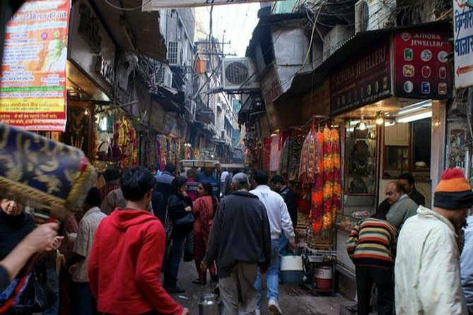 3-4 Hour Old Delhi Heritage Walk Tour with Tuk Tuk Ride Wherever Required - Why Old Delhi works best on foot and by tuk tuk