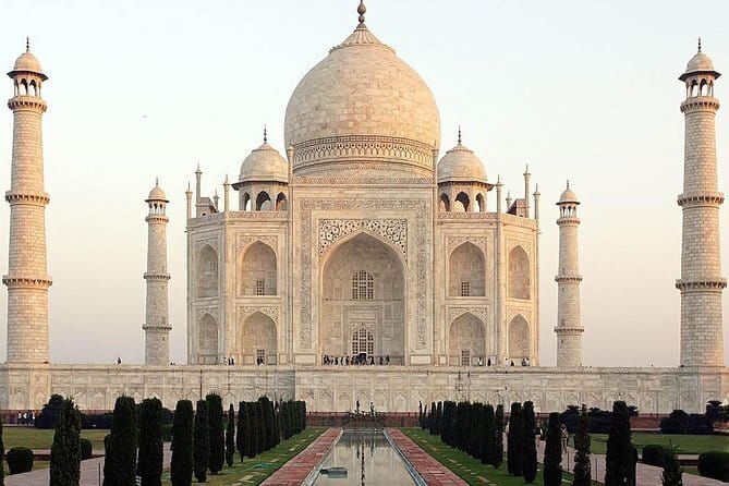 3-Day Golden Triangle Luxury Tour from Delhi to Agra and Jaipur - Hotels, breakfasts, and the meaning of twin sharing