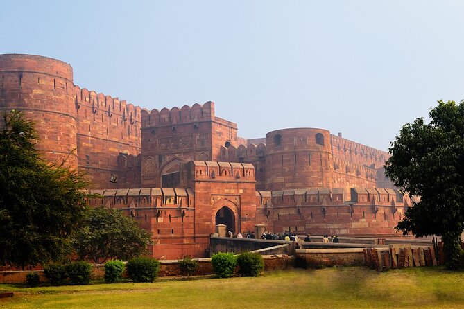 3 Day Luxury Golden Triangle Tour to Agra & Jaipur from New Delhi - Jaipur’s royal City Palace and Hawa Mahal