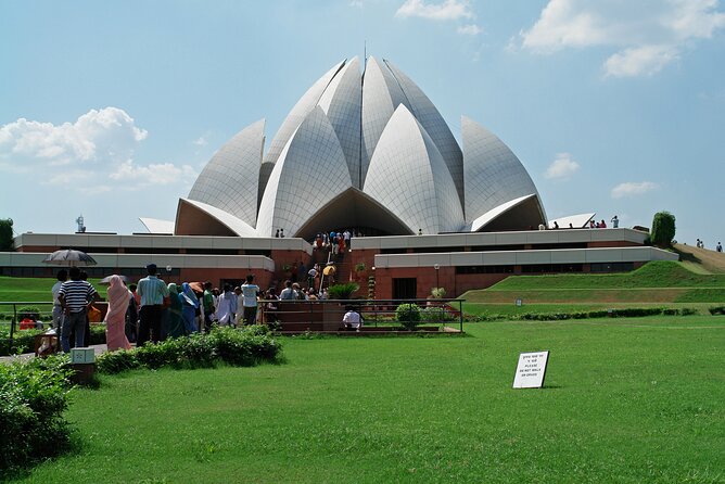3 Day Luxury Golden Triangle Tour to Agra & Jaipur from New Delhi - Jal Mahal and Panna Meena ka Kund
