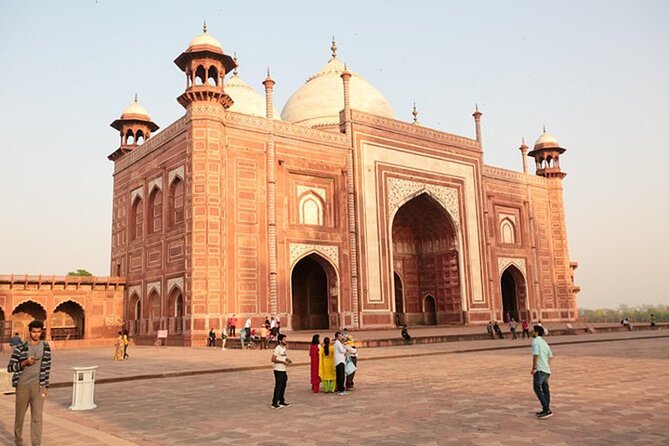 3-Day Private Golden Triangle Tour in Delhi, Agra, and Jaipur - The three-hour road to Agra