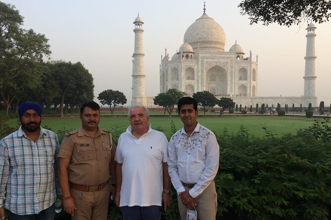 3-Days Luxury Golden Triangle Tour to Agra and Jaipur from Delhi - Jaipur brings Rajput architecture to the final day