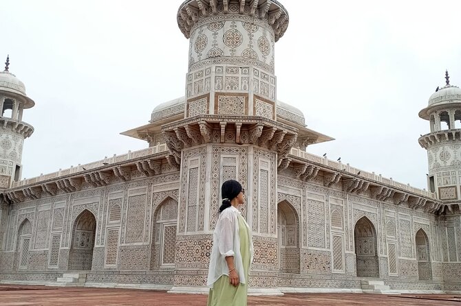 3 Days Private Luxury Golden Triangle Tour in Delhi, Agra, Jaipur - Agra Fort shows the power behind the marble