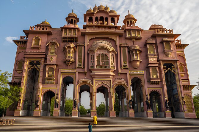 4-Day Delhi, Agra and Jaipur Private Tour - Day 4: Albert Hall, Patrika Gate, and the road to Delhi