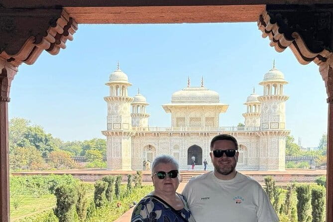 4 Days Luxury Golden Triangle Tour to Agra and Jaipur From Delhi - Drivers, guides, and the comfort factor