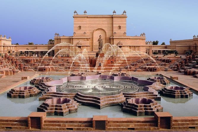5 Day Golden Triangle with Akshardham Temple-Taj Mahal at Sunrise - Day 1: Jama Masjid, Chandni Chowk, and Akshardham