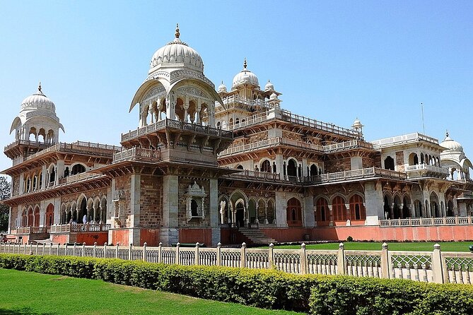 5-Day New Delhi to Agra and Jaipur Tour - India Golden Triangle - Day 4: Jaipur’s palaces, observatory, and famous façade