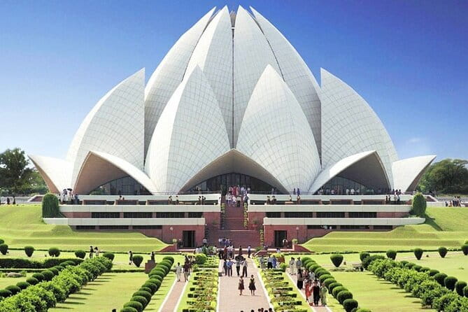 5-Day Private Luxury Golden Triangle Tour From Delhi - Day three: Fatehpur Sikri and the transition toward Jaipur