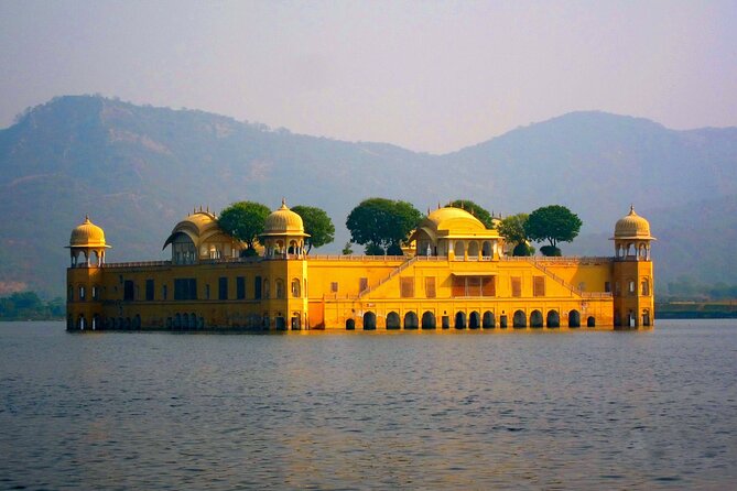 5-Night Private Rajasthan Tour from Delhi Including Jaipur, Jodhpur and Udaipur - Day 2: Amber Fort and Jaipur’s royal center