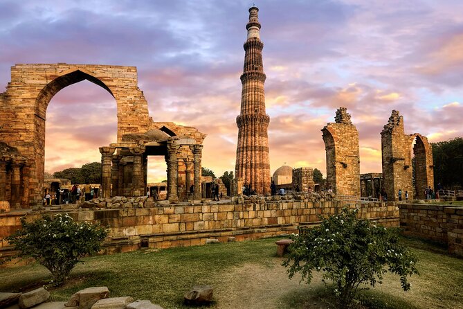 6 Day Delhi Agra Jaipur Udaipur Tour-Golden Triangle with Udaipur - The long road to Udaipur