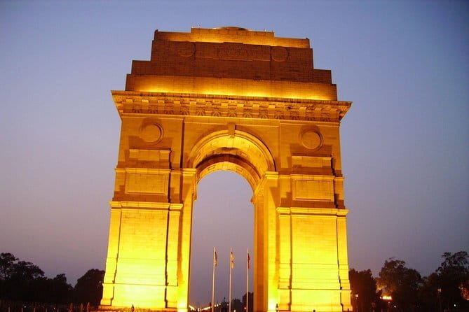 6-Day Private Tour of Delhi, Agra, Jaipur, and Pushkar from Delhi - Day 2: The Yamuna Expressway and Agra at Sunset