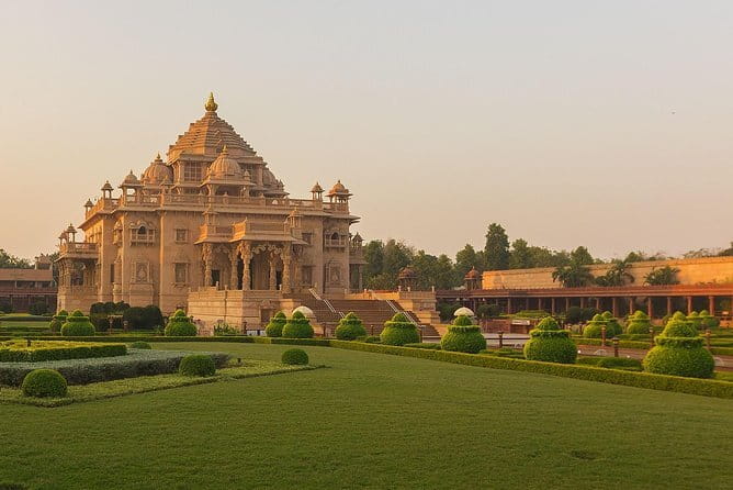 6-Day Private Tour of Delhi, Agra, Jaipur, and Pushkar from Delhi - Day 3: Sunrise at the Taj Mahal, Agra Fort, and Fatehpur Sikri