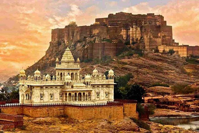 7 Day Delhi Agra Jaipur Jodhpur Udaipur Tour-Taj Mahal At Sunrise - Day 6: Udaipur’s palaces, temple, and lake
