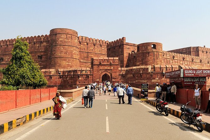 7 Day Golden Triangle Tour { Delhi Agra Jaipur Tour } - Three cities, one efficient route