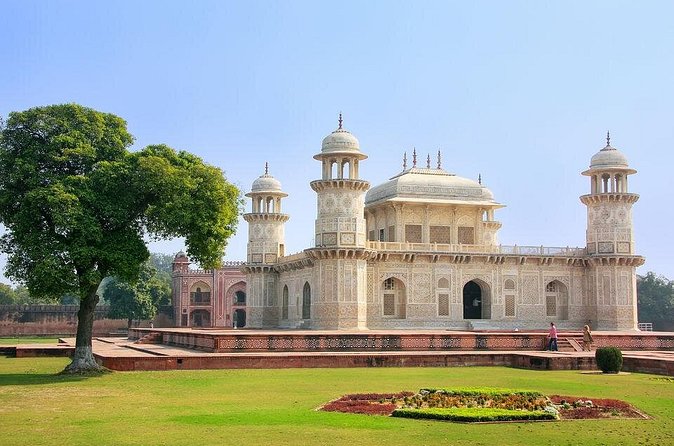 7 Day Golden Triangle Tour { Delhi Agra Jaipur Tour } - Returning to Delhi for your flight