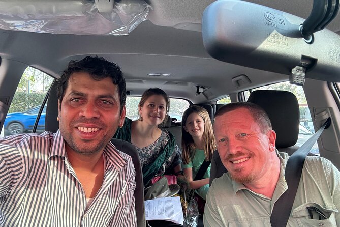 7-Days Private Golden Triangle with Pushkar Yoga Spiritual Tour - Day 1: A gentle start at Gurudwara Bangla Sahib
