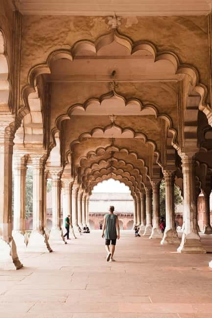 A full-day tour of Old & New Delhi Monument Express Entry - One Day, Two Delhis, Six Landmark Stops