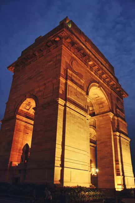 A full-day tour of Old & New Delhi Monument Express Entry - India Gate and New Delhi’s Ceremonial Core
