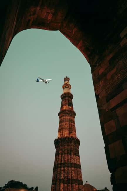 A full-day tour of Old & New Delhi Monument Express Entry - The Guide Can Shape the Whole Day