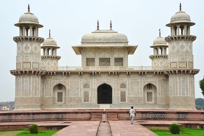 Agra Overnight Tour - Why an overnight Agra visit works better