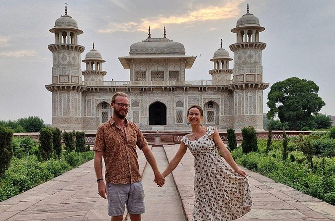 Agra Private Luxury Car Sightseeing Tour - Entering the Taj Mahal