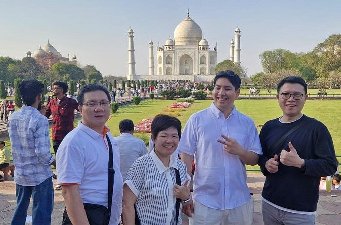 Agra Private Luxury Car Sightseeing Tour - Who should book this experience