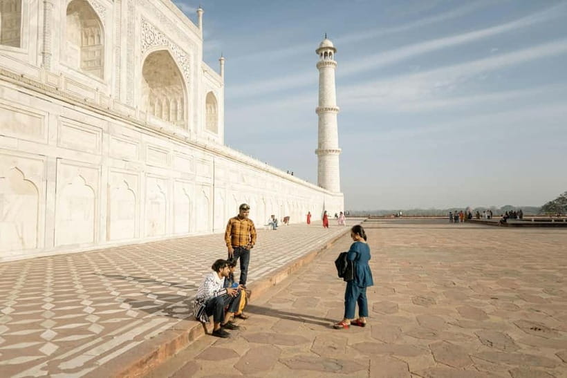 Agra: Private Sightseeing Half-Day Tour with Guide by Car - Two hours at the Taj Mahal