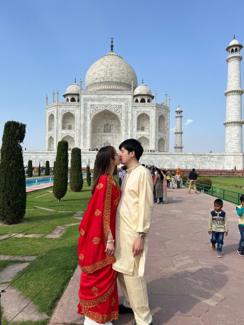 Agra: skip-the-line Sunrise Taj Mahal with Mausoleum Tour - Agra Fort adds the Mughal setting