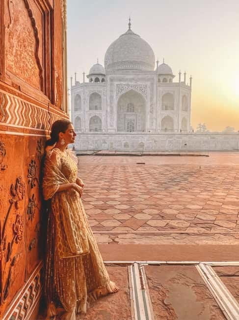 Agra: skip-the-line Sunrise Taj Mahal with Mausoleum Tour - Entering the Taj Mahal before the crowds