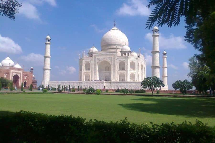 Agra: Taj Mahal Guided Tour with Fast Track Entry - What the $3.17 price really means