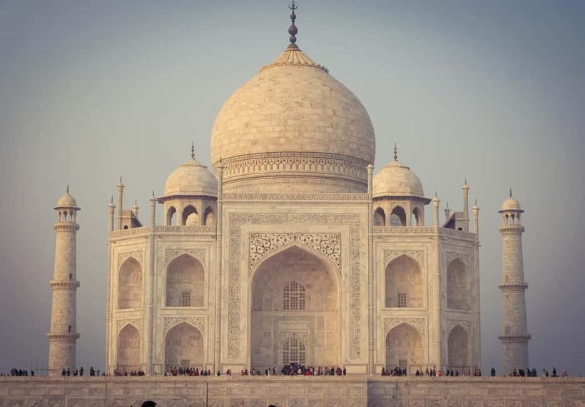 Agra: Taj Mahal Guided Tour with Photography & Rental Saree - Access, comfort, and practical limits