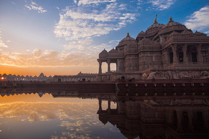 Akshardham Light & Fountain Show with Pick-up & Drop-off - Why Akshardham works best at sunset