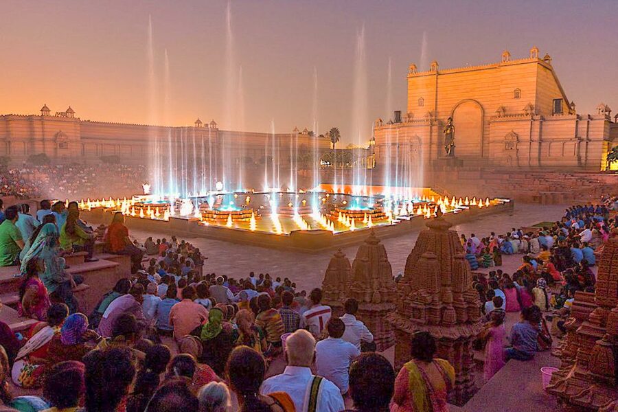 Akshardham Light & Fountain Show with Pick-up & Drop-off - Who should book this experience