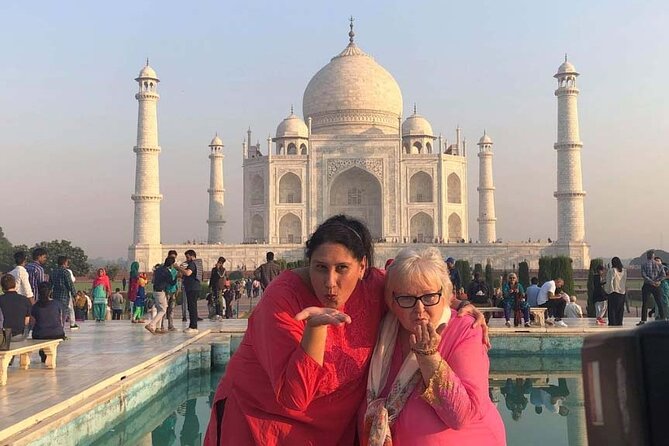 All Inclusive Day Trip to Taj Mahal, Agra Fort from Delhi by Car - A 45-minute buffet at the DoubleTree by Hilton
