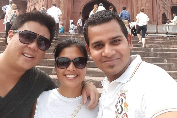 All Inclusive Full Day Old and New Delhi Tour with Entrance - Lotus Temple and the Bahá’í design