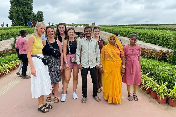 All Inclusive Full Day Old and New Delhi Tour with Entrance - Jama Masjid and the first look at Old Delhi