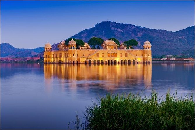 All-Inclusive Private Jaipur Day Trip from Delhi - Jal Mahal, a photo stop on Man Sagar Lake