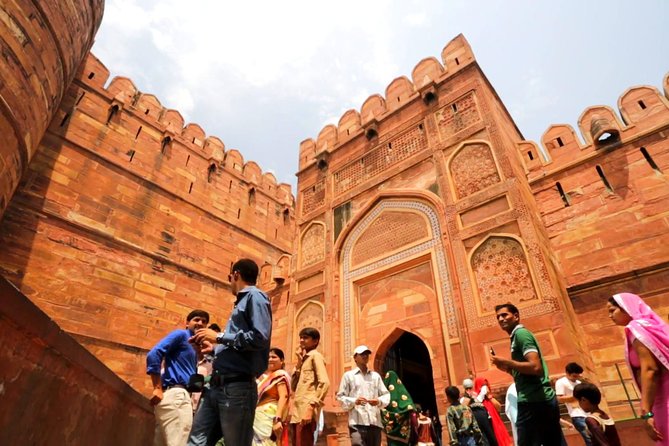 All-Inclusive Private Taj Mahal & Agra Day Trip from Delhi - A five-star buffet gives you a proper pause