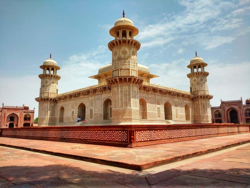 All-Inclusive Sunrise Taj Mahal, Agra Fort & Baby Taj Tour - What the guides add to the day