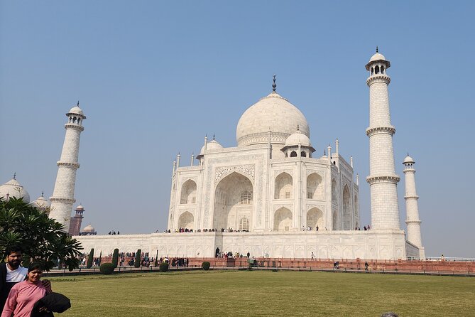 All Inclusive Taj Mahal, Agra Fort, Baby Taj Car with Local Guide - Guide quality and the value of local explanation