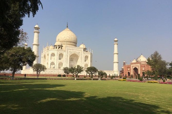 All Inclusive - Taj Mahal Sunrise Tour with 3 World Heritage Site - Breakfast at a five-star hotel in Agra